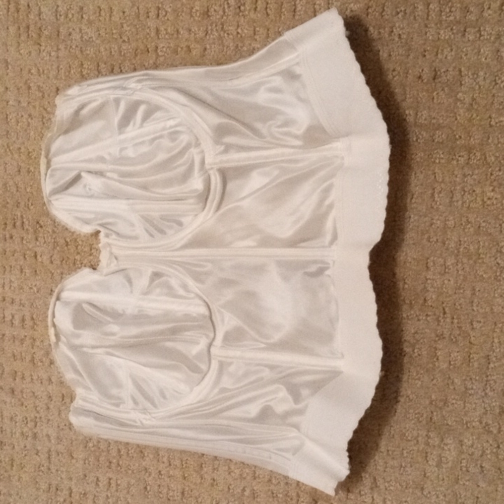 Strapless longline bra. White NWOT40 DD
